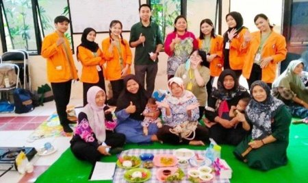 Dosen dan Mahasiswa Stikes Husada Borneo Latih Warga Bikin Menu Dashat Nusantara
