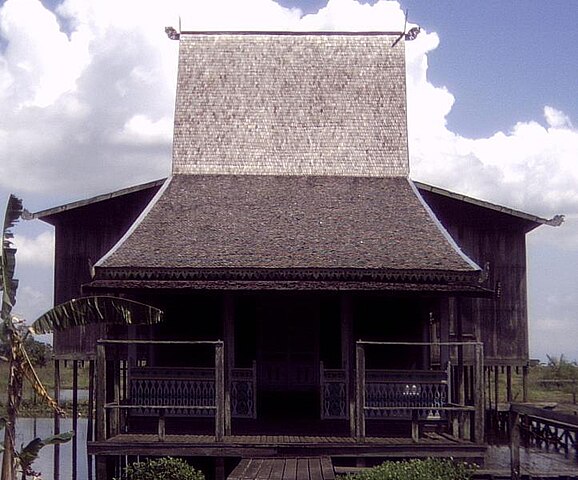 Rumah Adat Kalimantan Selatan