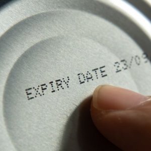 Bingung Baca Tulisan Expired? Begini Cara Mengartikannya