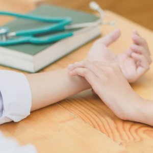 Cara Mengukur Nadi Normal dan Kaitannya dengan Kesehatan