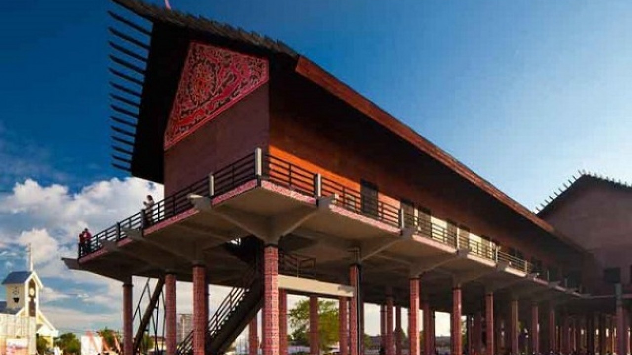 Rumah Adat Kalimantan Barat Radakng