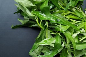 Manfaat kangkung untuk kesehatan.