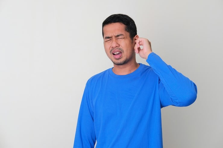 Gambaran sakit gendang telinga.