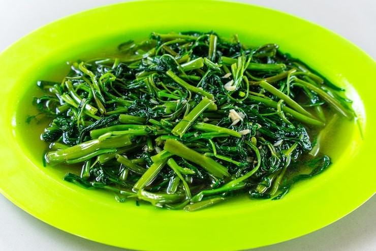 Manfaat kangkung dalam olahan makanan.