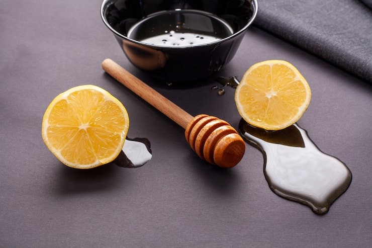 Madu dan lemon jadi obat herbal.