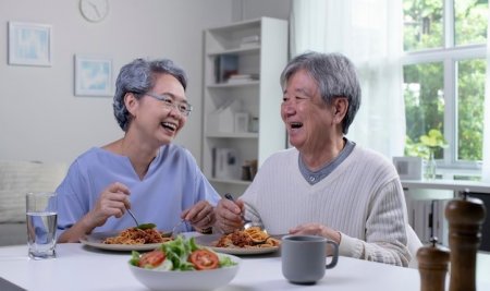 Tips Menjaga Kesehatan untuk Lansia Agar Tetap Bugar