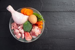 Bahan makanan dengan protein hewani.