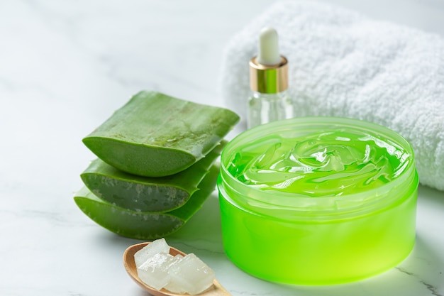 Lidah buaya jadi salah satu obat jerawat alami.